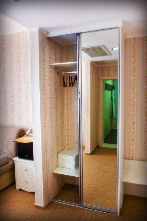 Knyazhyi Dvir Hotel Knyazhichi  Bilik gambar