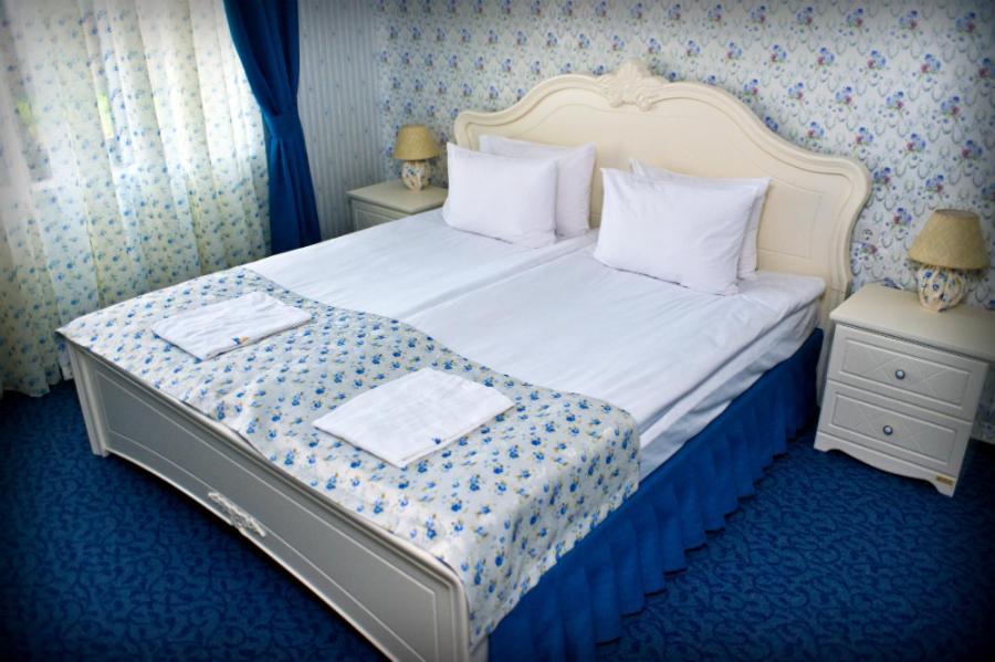 Knyazhyi Dvir Hotel Knyazhichi  Bilik gambar